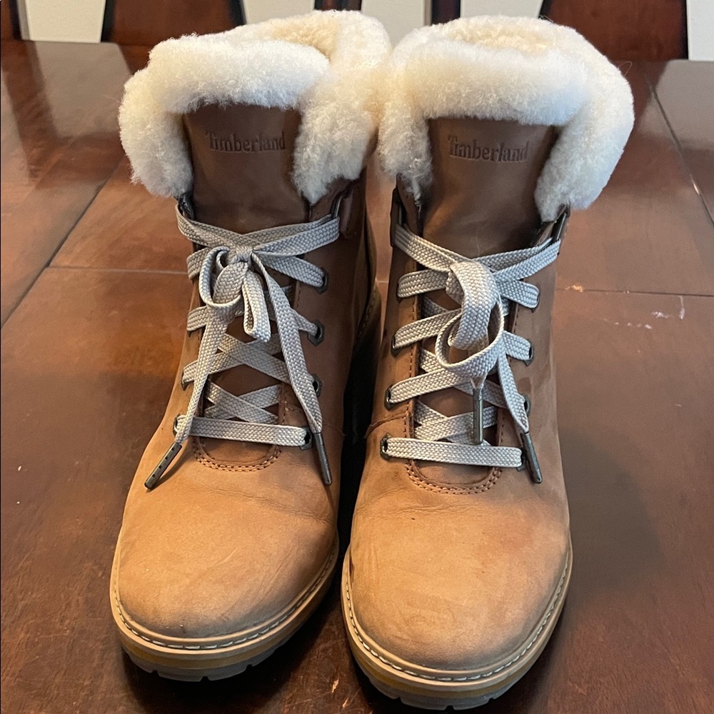 Timberland Women's Brown Boots with White Fur